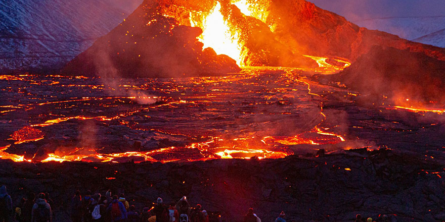 Fagradalsfjall yanardağı 6 bin yıl sonra patladı