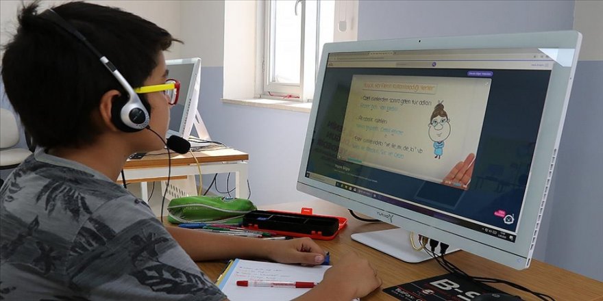 Dünyada en az 200 milyon öğrencinin uzaktan eğitim imkanı bulunmuyor