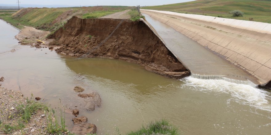 HES kanalının duvarı çöktü, 300 dönüm tarım arazisi su altında kaldı