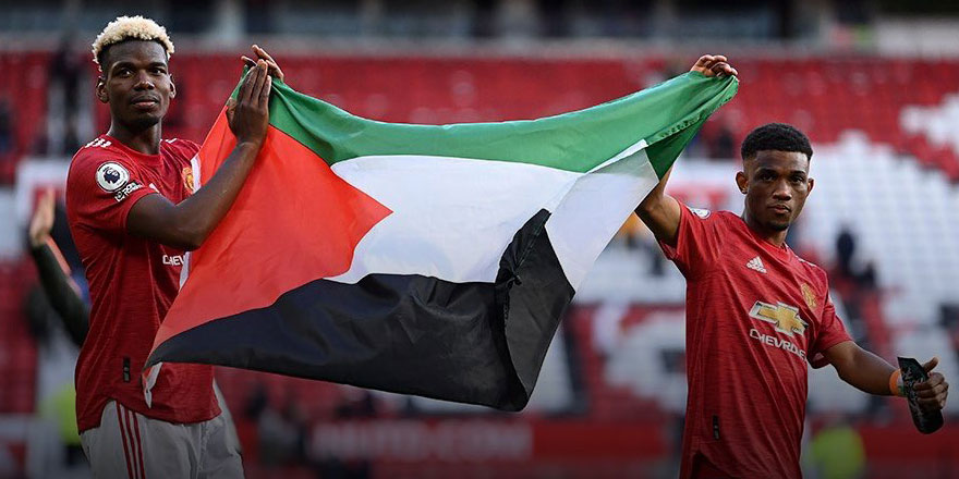 Manchester United oyuncuları Pogba ve Diallo, maçtan sonra Filistin bayrağı açtı