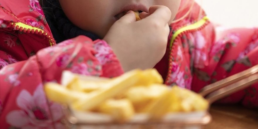 Yanlış beslenme erken ergenliğe yol açıyor