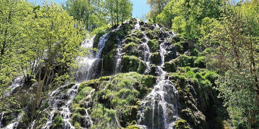 Çağlayan ve Kuzalan şelaleleri kademeli normalleşme döneminde ziyaretçilerini bekliyor