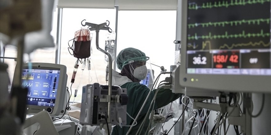 Kovid-19'da pozitiflik oranı ve ağır hasta sayısı son bir ayda üçte birden fazla azaldı