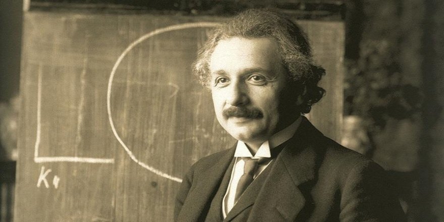 Einstein’ın formül yazan mektubu 1,2 milyon dolara satıldı