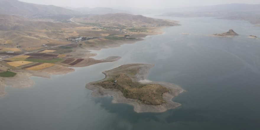 Robinson Ziya dede su yükselince adasına kavuştu