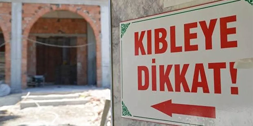Kıblesindeki 45 derecelik sapma fark edilen cami yıkıldı