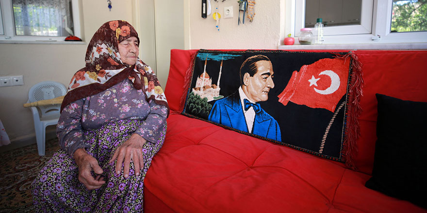 Menderes, 35 bin dönümlük tarım arazisini köylülere hediye etti