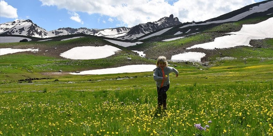 Hakkari'nin tarihi ve doğal güzellikleri turistleri cezbediyor