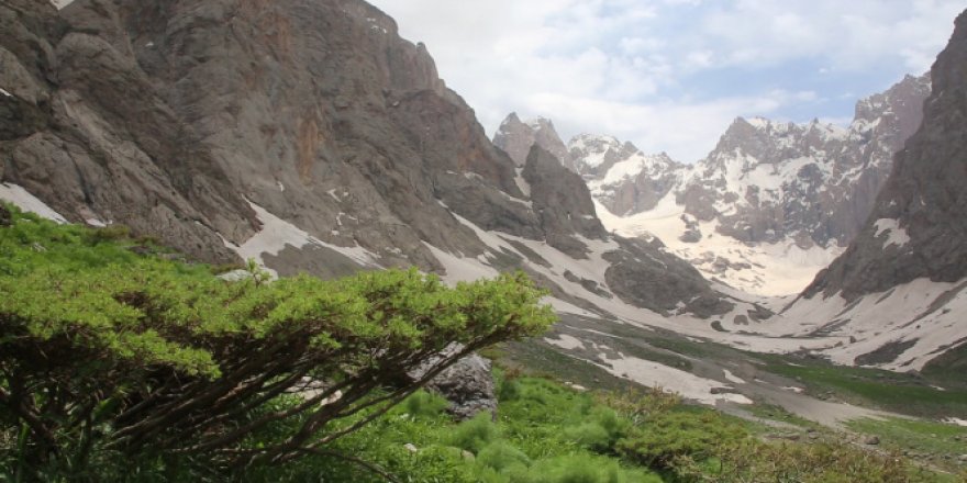Yüksekova'da yaz kış bir arada