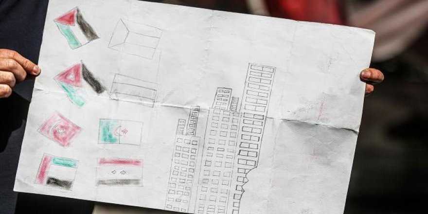 Filistinli kız çizdiği son resimde Türk bayrağına da yer vermiş