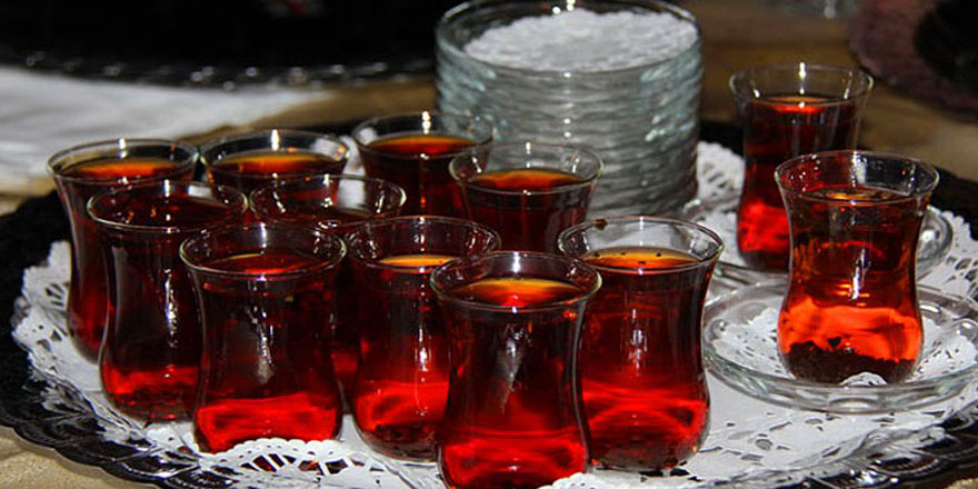 Misafir on kısmetle gelir, birini yer dokuzunu bırakır mı?