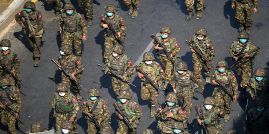 Myanmar'da ordu ile isyancıların çatışmasında en az 80 askerin öldüğü iddiası