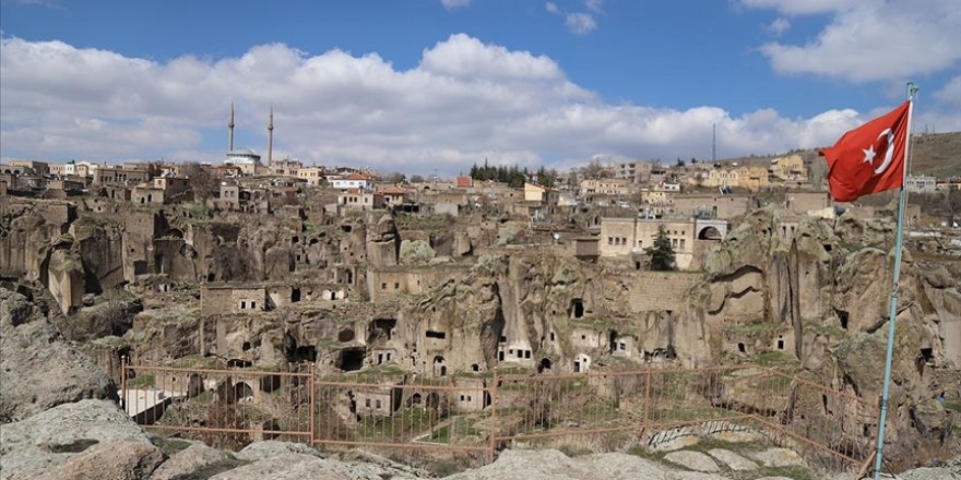 Açık hava müzesini andıran Manastır Vadisi ziyaretçilerini tarihte yolculuğa çıkarıyor