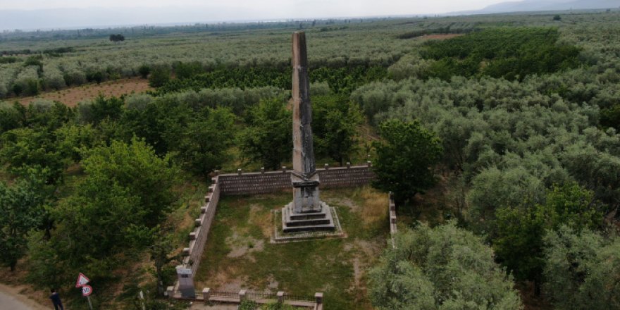 2 bin yıl önce yaptırılan 12 metre yüksekliğinde anıt mezar