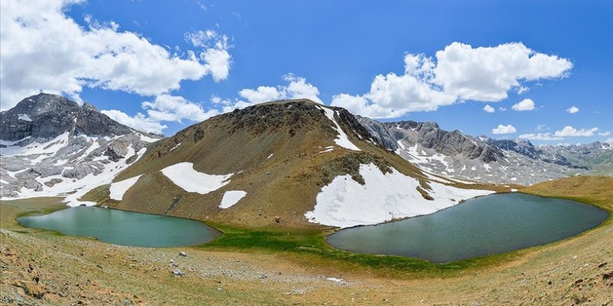 Mercan Dağları'nın 'mavi boncukları' doğa ve fotoğraf tutkunlarını hayran bırakıyor