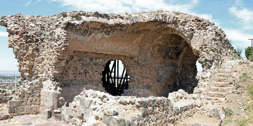 Selçuklu vakfiyesinde adı geçen asırlık Kızıl Köşk turizme kazandırılacak