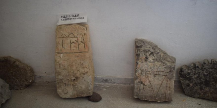 Arapgir halkı, tarihi mezar taşlarına gözü gibi bakıyor