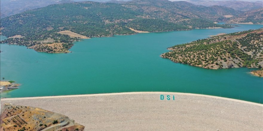Barajlar taşkınların önlenmesinde önemli rol oynuyor