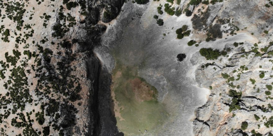 Türkiye'nin en büyük obrukları arasında bulunuyor, ziyaretçilerini bekliyor