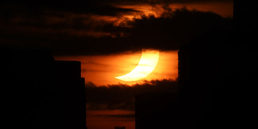 'Ateş çemberi' güneş tutulması gerçekleşti
