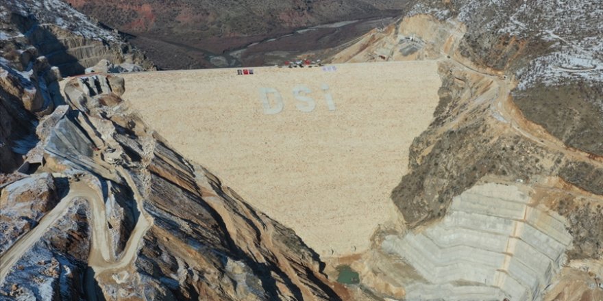 Silvan Barajı'nın ön yüz beton imalatlarına başlandı