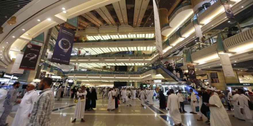 Alışveriş merkezlerinin ziyaretçi sayısı salgın öncesine dönüyor