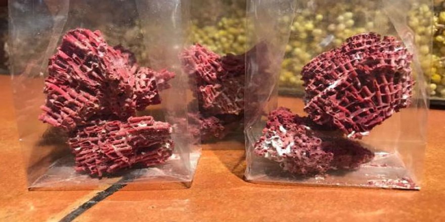 Aktarlardan alınan bitkisel ürünlere dikkat