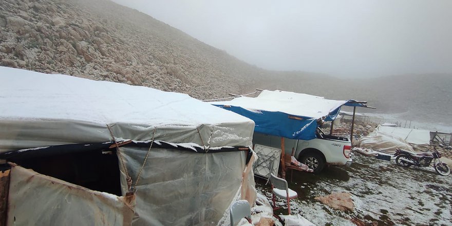 Antalya'nın Kaş ilçesinde yüksek kesimlere kar yağdı