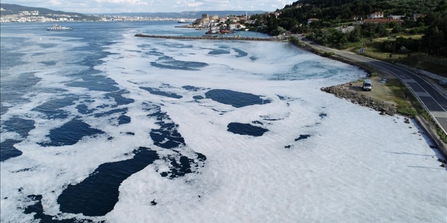 Tarihi Gelibolu Yarımadası sahillerindeki müsilaj yoğunluğu havadan görüntülendi