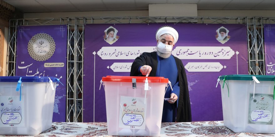 İran Cumhurbaşkanını seçiyor