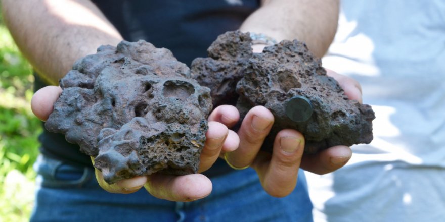 Bahçesinde meteor buldu