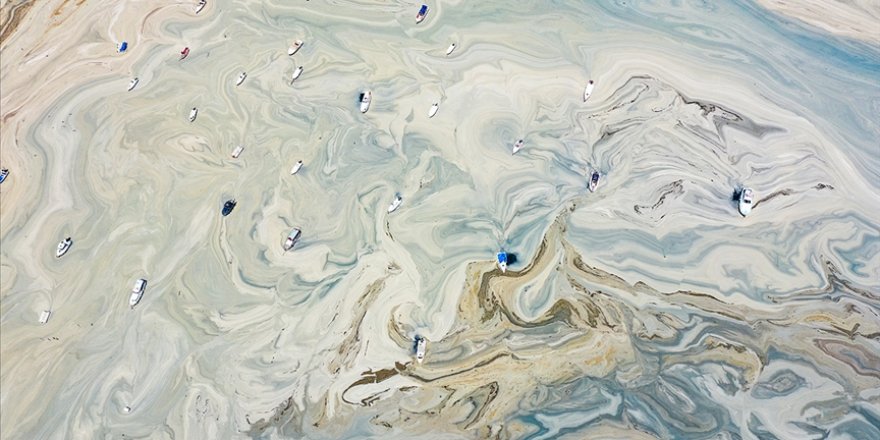 Marmara Denizi'nden toplam 6 bin 159 metreküp müsilaj temizlendi