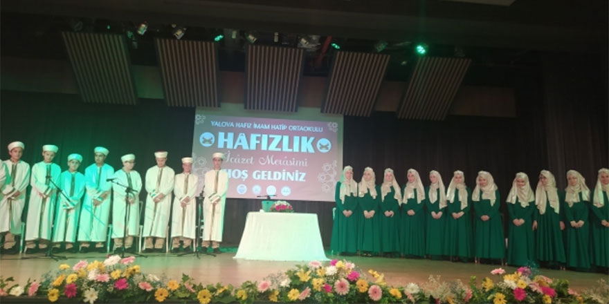 14’ü erkek, 18’si kız 32 öğrenci hafızlık  icazetini aldı