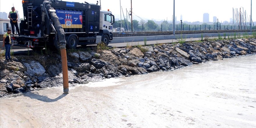 İstanbul'da müsilaj temizleme çalışmaları devam ediyor