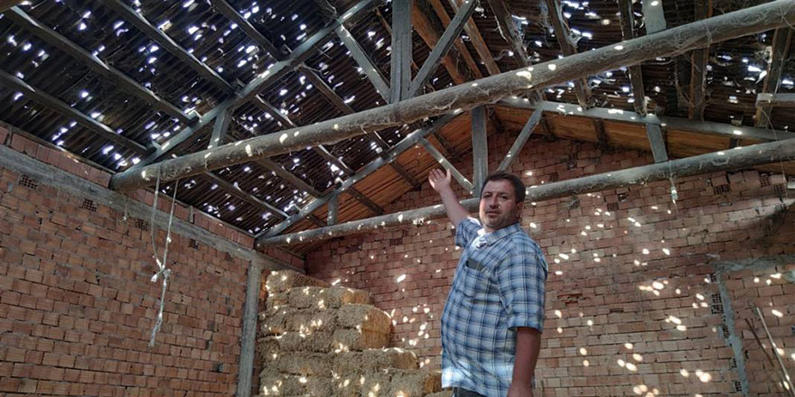 Allah muhafaza etsin: Dolu yağdırıldı çatılar delik deşik oldu