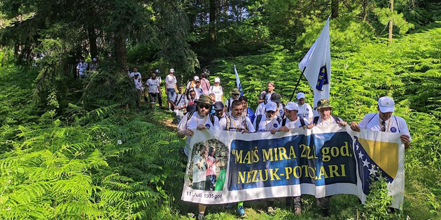 Bosna'da ölüm yolunda 'Barış Yürüyüşü' başladı