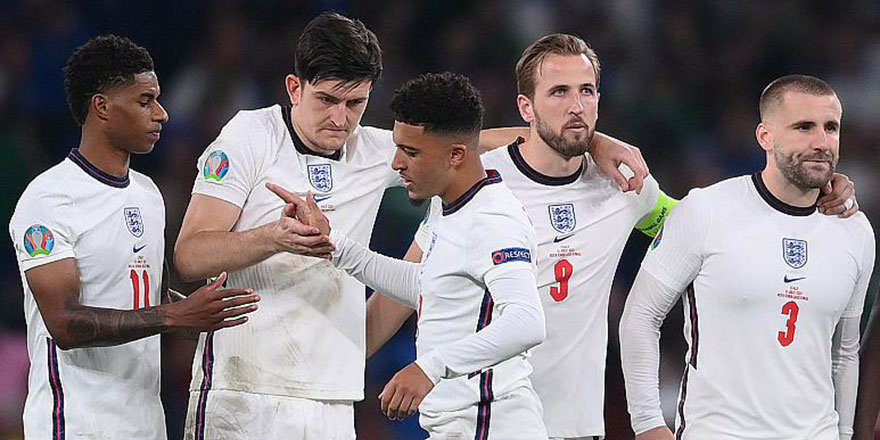 İngiltere kupayı alamadı siyahi futbolculara ırkçı saldırılar başladı