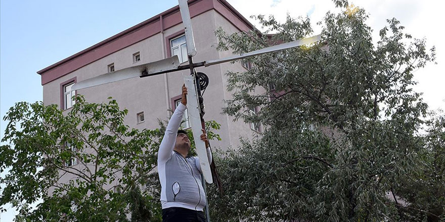Atık malzemelerle rüzgar türbini yaptı elektrik faturası 4'te 1 düştü