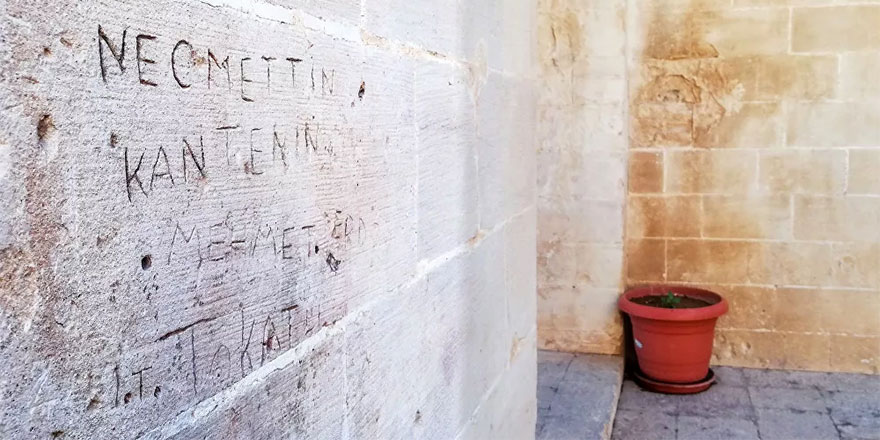 Tarihi Kasımiye Medresesi'ne saygısızlık