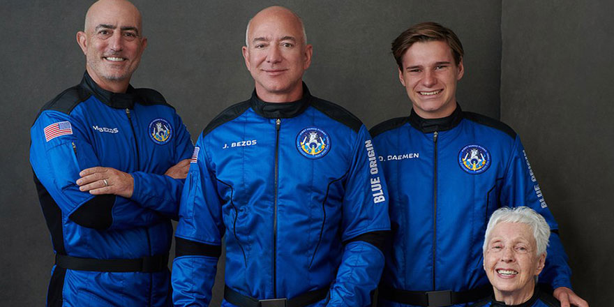 Jeff Bezos 11 dakikalık uzay yolculuğu yaptı