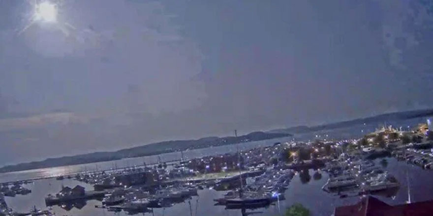 Norveç’e düşen meteor ile gece gündüze döndü