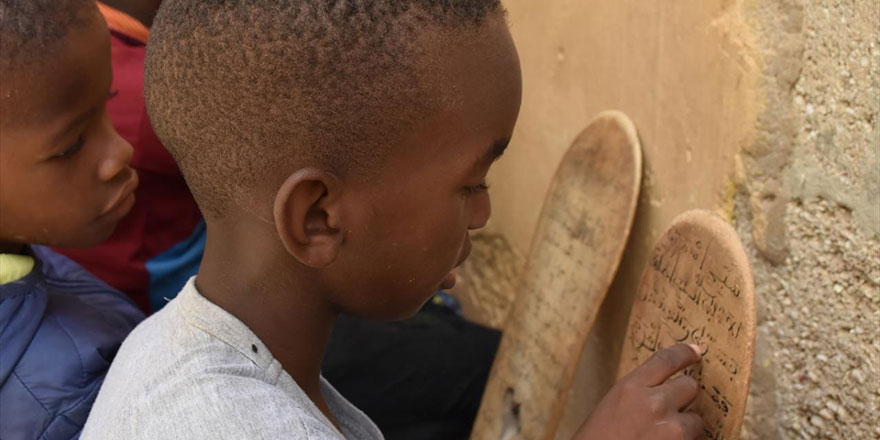 Hafızlar ülkesi Moritanya'da Kur'an böyle ezberleniyor