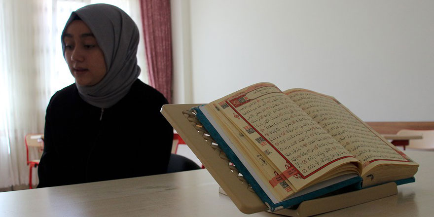 Maşallah! 15 yaşındaki İrem, Kur'an-ı Kerim'i 93 günde ezberledi