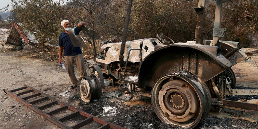 Yangına müdahale eden çiftçinin yanan traktörü devlet tarafından yenilenecek