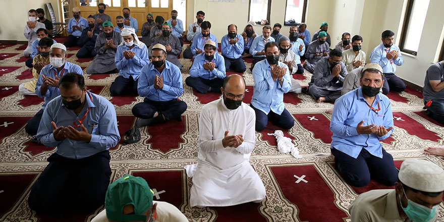 Pakistan'da camilerde Türkiye için dua edildi