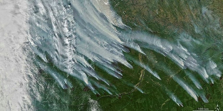 Tarihte ilk kez gerçekleşti: Dumanlar Kuzey Kutbu'na ulaştı