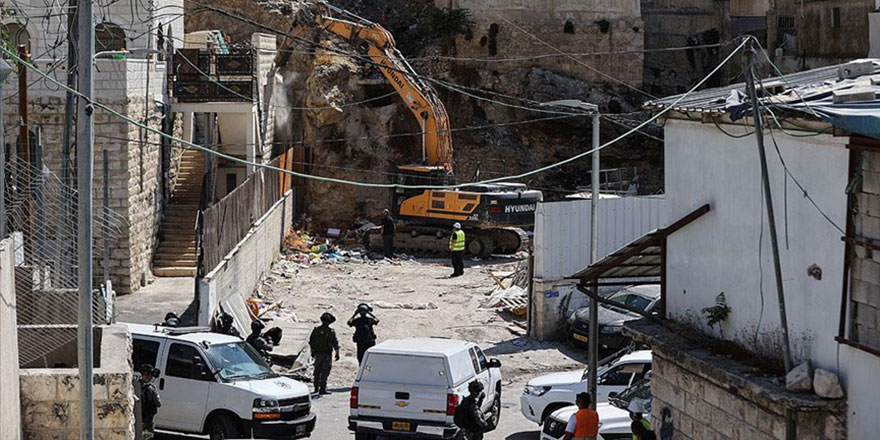 İsrail Filistinlilere ait bir evi daha yıktı
