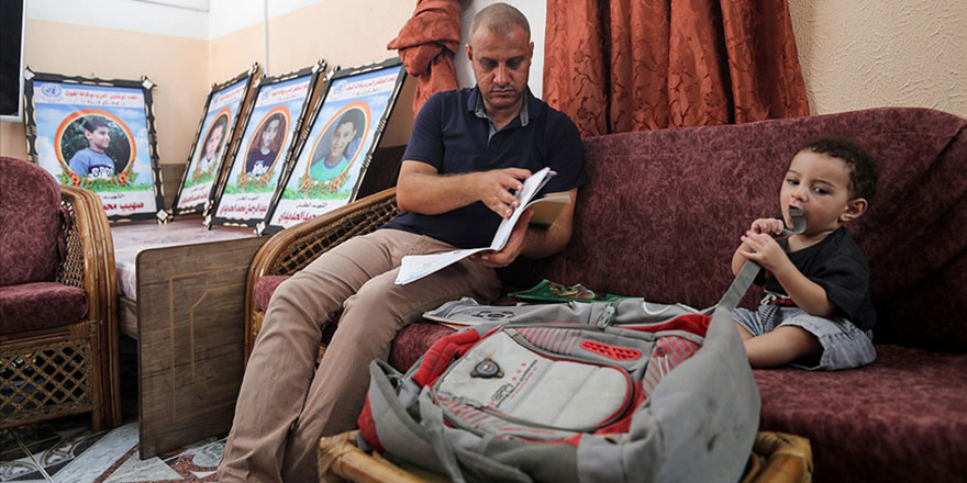 Katil İsrail, 4 çocuğunu ve eşini öldürmüştü