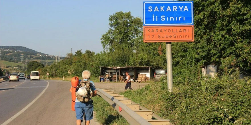 65 yaşında 5 yıldır yürüyerek seyahat ediyor