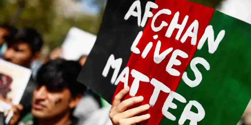 'ABD bizi aldattı' pankartı açtılar